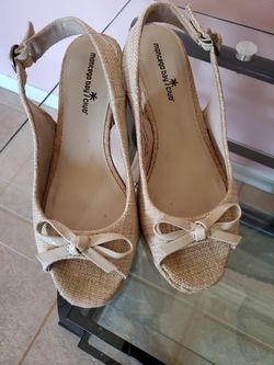 Sandals size 9