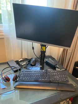 Hp monitor, keyboard, headset, mouse, etc!