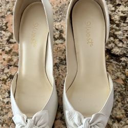 Women White Leather 9-West Brand size 9 Open Toe High Heel Shoes
