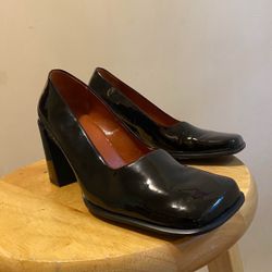 Vintage shiny patent leather Nine West pumps with #chunky block heels and square toe size 6