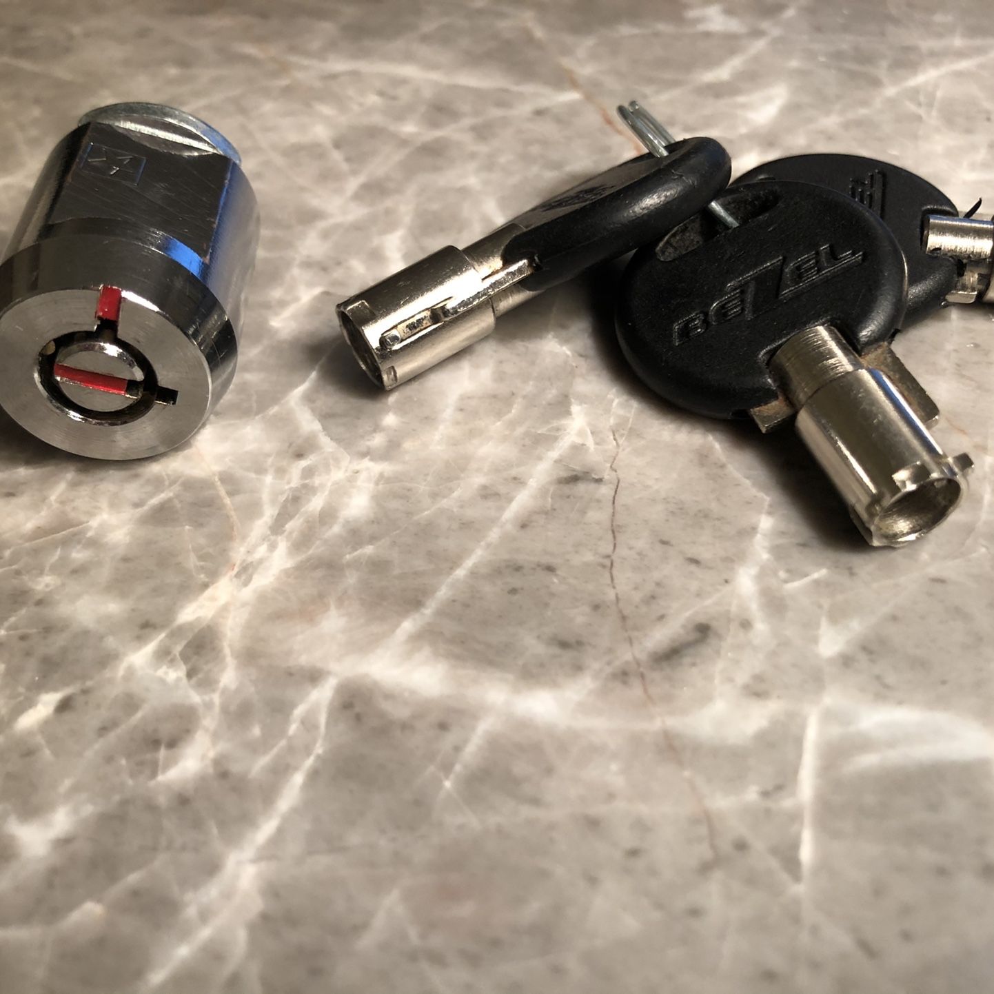 Safe Guard Self Storage Locker Cylinder Lock | Like NEW | THREE KEYS!