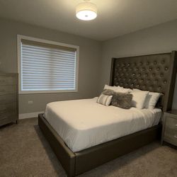 Queen Bedroom Set