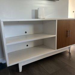 Tv Stand/hutch