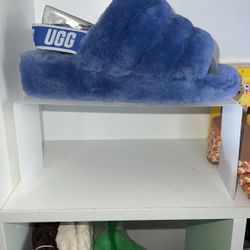 Brand new Size 8 Ugg Sandals 