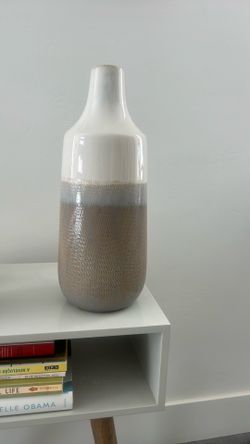 Beautiful Contemporary Decor Piece - New!