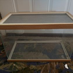 Reptile Tank With Kid That Slides Off