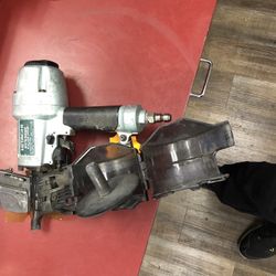 10030 Hitachi Coil Roofing Nailer 22947
