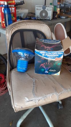 Water light show floats (batteries included)