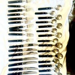 34 Pieces Of Stainless Steel Silverware