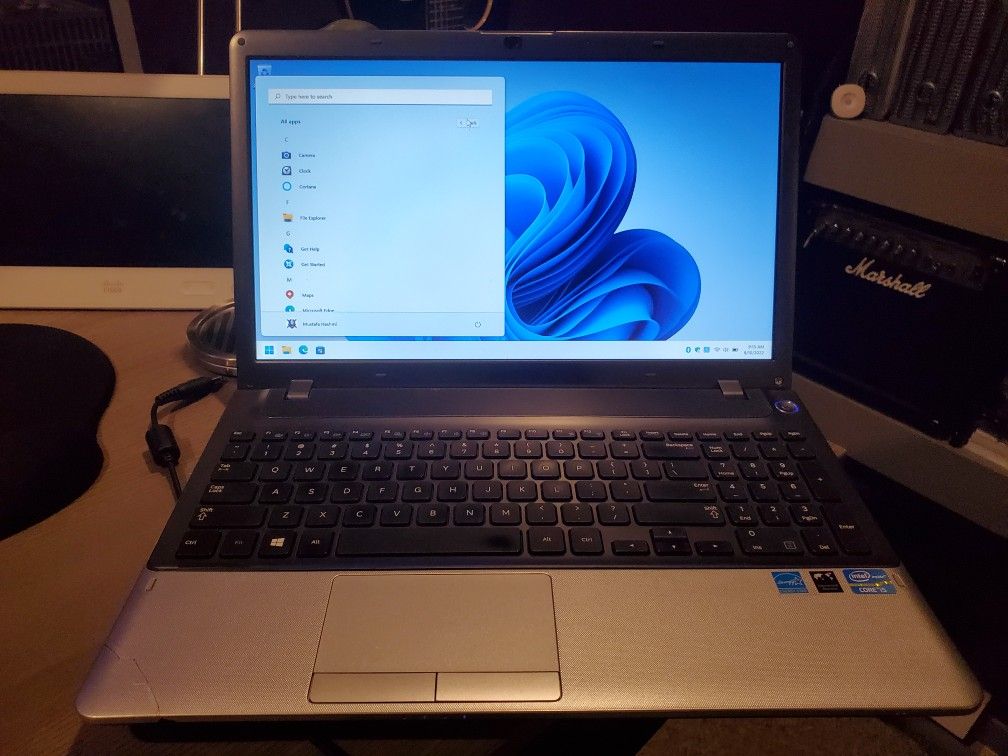 Samsung Series 3 NP350V5C-T01 15.6" Laptop Computer