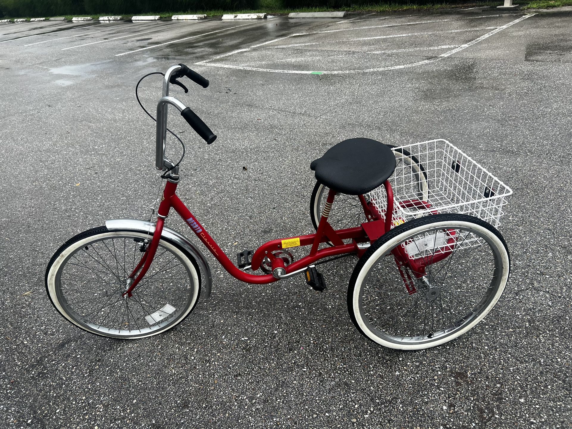 Trailmate Desoto 24” Classic Adult Tricycle Three Wheeled Bike Bicycle! Great condition! Two of the tires need new tubes. Retails $659.99+