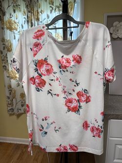 Women's Floral Short Sleeve Top