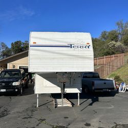 1999 5th Wheel Trailer