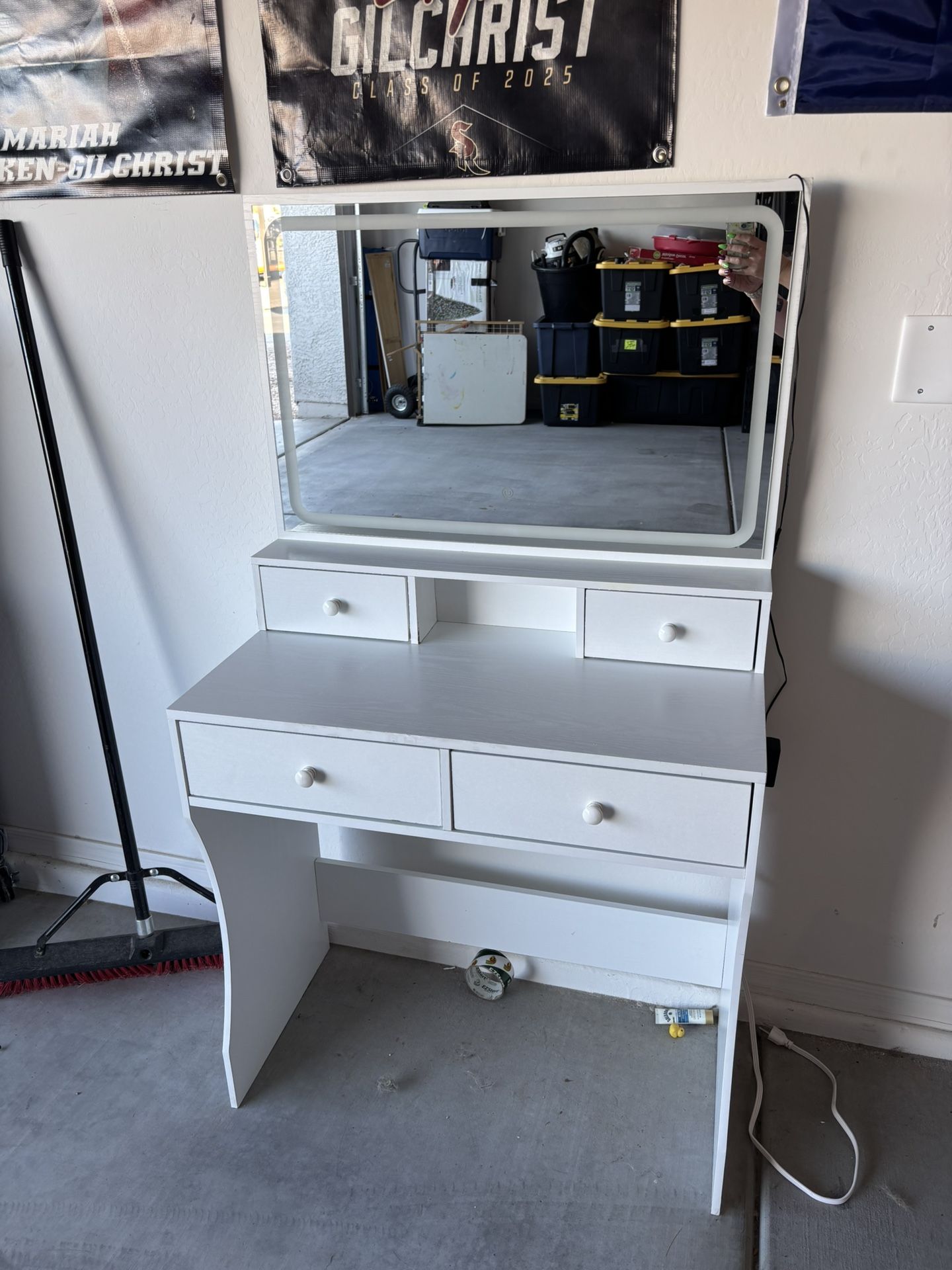 Vanity With Lighted Mirror 