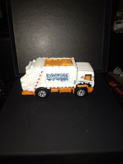 2007 MATCHBOX  E WASTE GARBAGE TRUCK