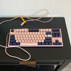 Mechanical gaming keyboard (Ducky One)