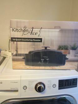 Brand New 15 Quart Roaster 