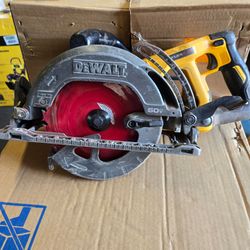 DEWALT FLEXVOLT 60V MAX Cordless Brushless 7-1/4 in. Circular Saw (Tool Only)