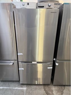 Brand new Crosley 30 in. 18.7 Cu. Ft. Bottom Freezer Refrigerator in Stainless Steel