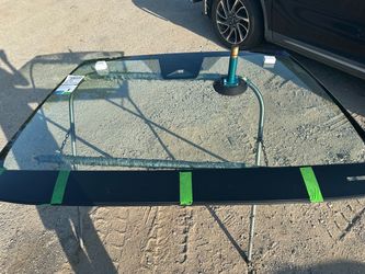 Car windshield!!! Brand new!!!