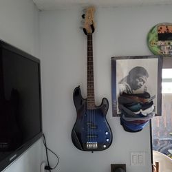 Fender Precision Squier Bass