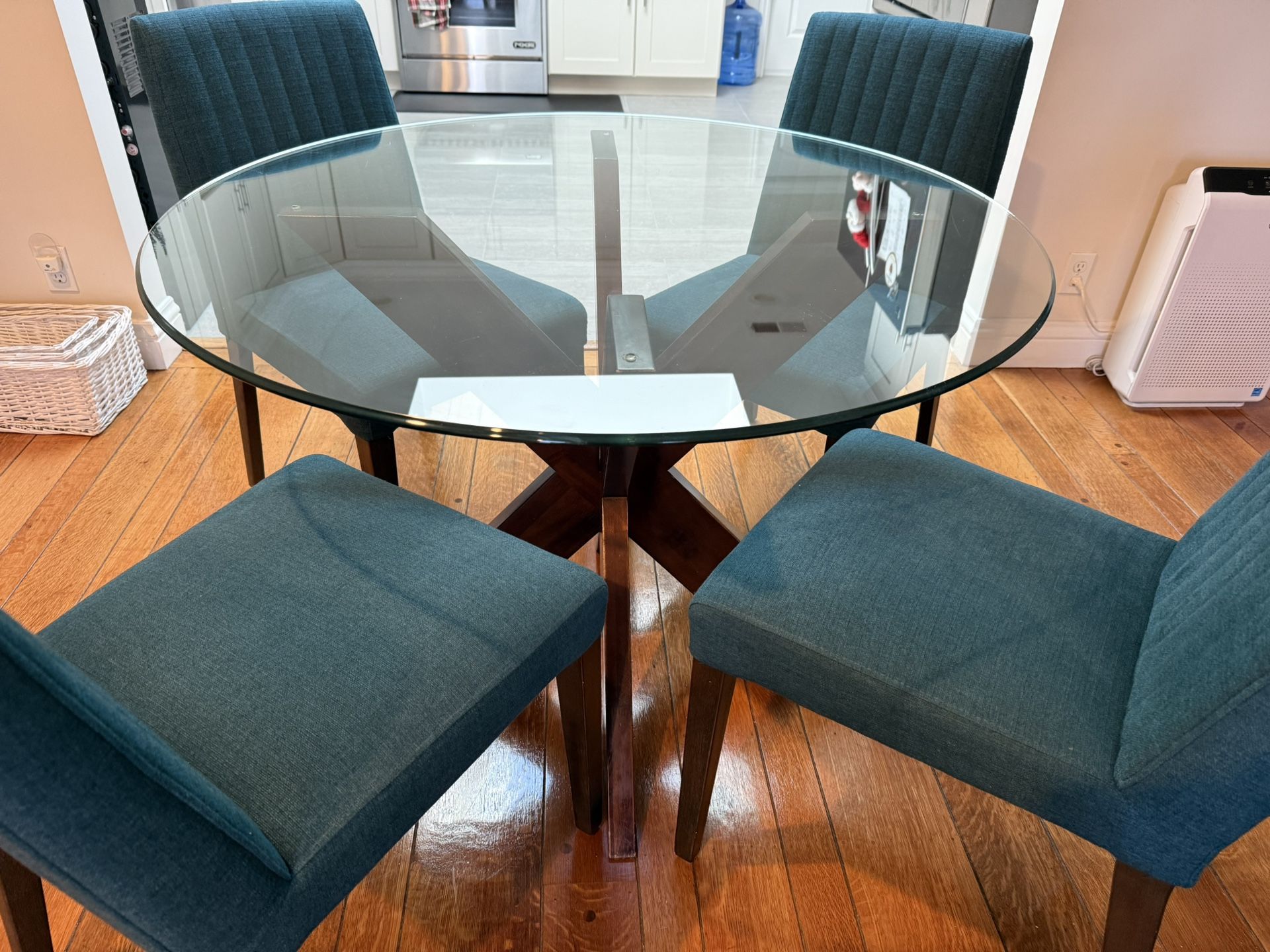 Round Glass Dining Table