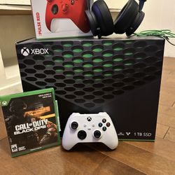 Xbox With Remotes (3) Another One in the box Game And Headsets 