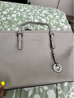 Micheal Kors jet setter tote medium purse