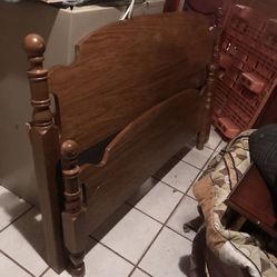 🌹FULL SIZE BED-SOLID WOOD-BROWN COLOR 🌹