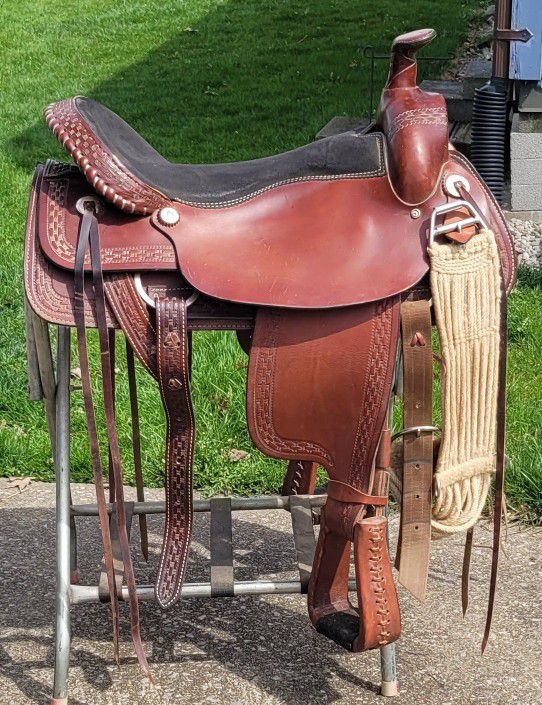 Dakota Saddle 