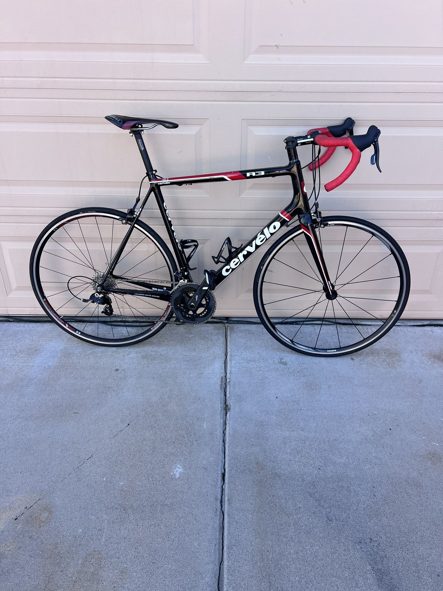 Cervelo R3 Road Bike Size 58’ W/ Carbon Aero Bars