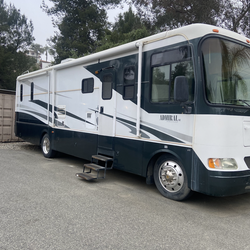 2004 Admiral SE Holiday Rambler