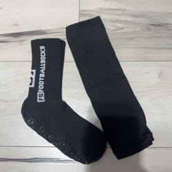 Kids Mid Calf Grip Soccer Socks and sleeve 12”, for kids shoe sizes approximately 2 to 5.  Last picture shows how it fits for size 1 kids.