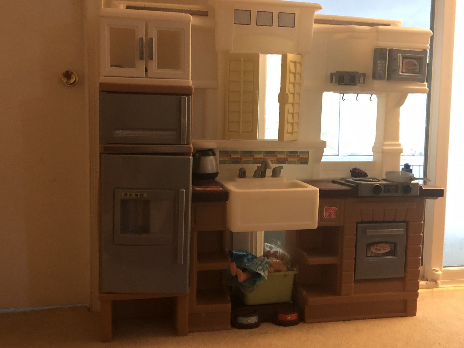 Kids play kitchen