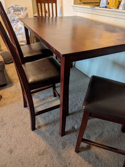High top table and 4 chairs