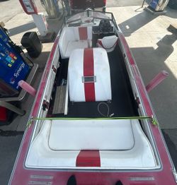 Ski boat