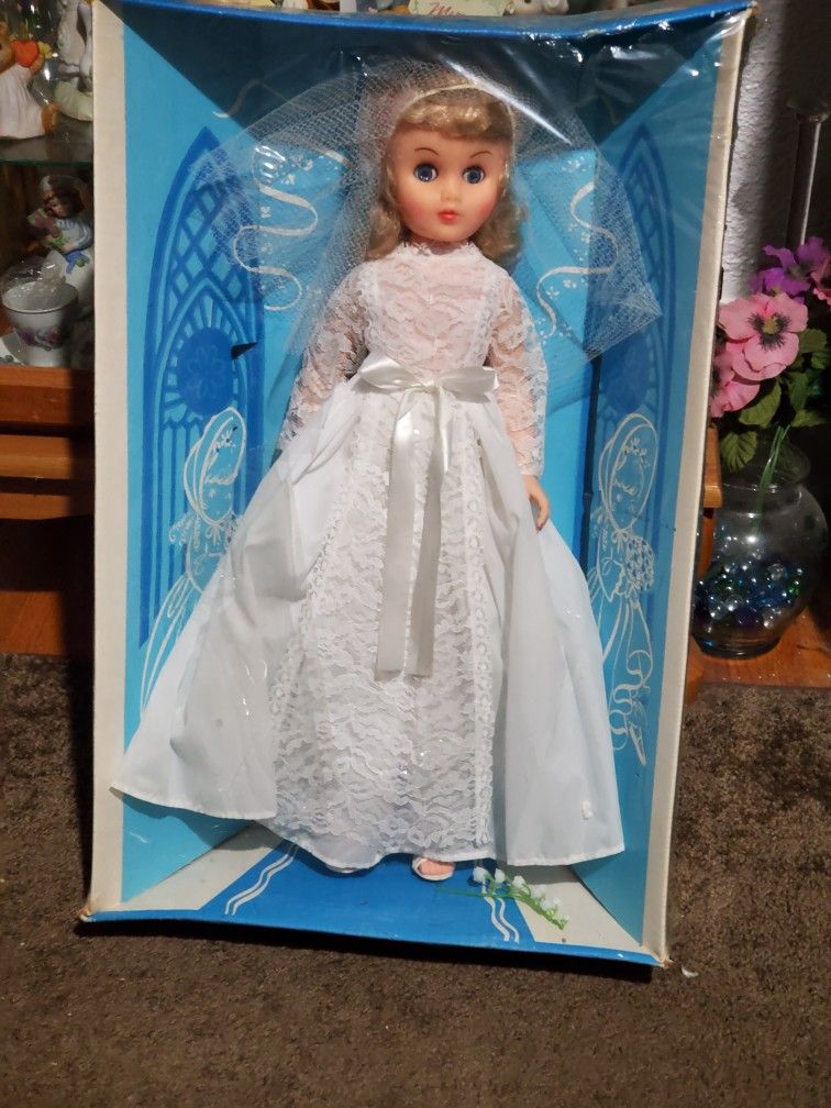 VINTAGE 1970s DREAM BRIDE EUGENE DOLL CO