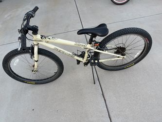 Boy’s 20” Specialized Hotrock