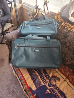 2 Matching Luggages