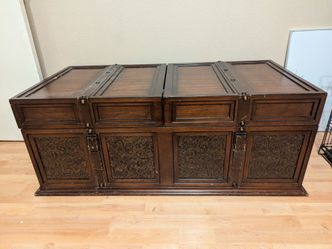 Cedar-Lined Storage Chest / Trunk – Sliding Top – Solid Wood