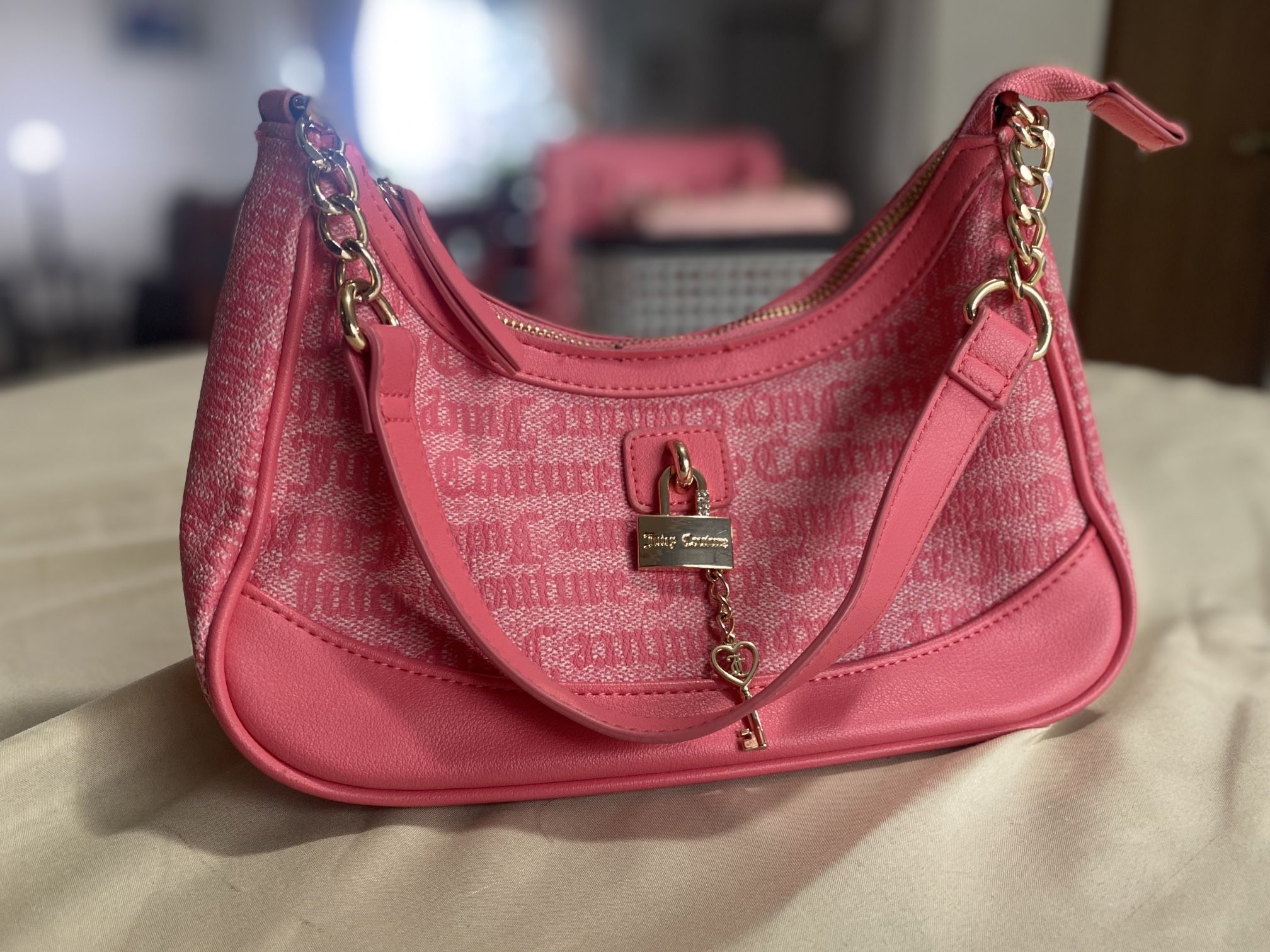 Juicy Couture Locket Shoulder Bag - Hot Pink
