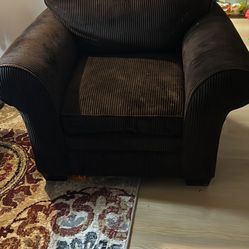 Chair Clean And Smoke And Pet Free!!