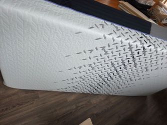 Twin XL Nectar Luxe Hybrid Mattress - Like New