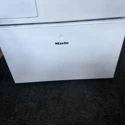 Miele Laundry Pedestal