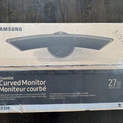Samsung 27” Essential Curved Monitor 