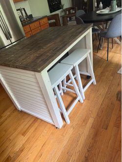 Kitchen island
