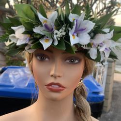 Head Crown And Leis