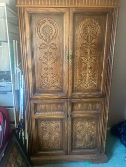 Antique Wardrobe Closset