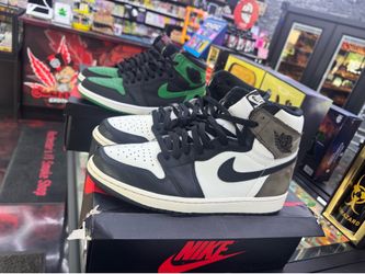 Mochas size 9 / pine green 9.5