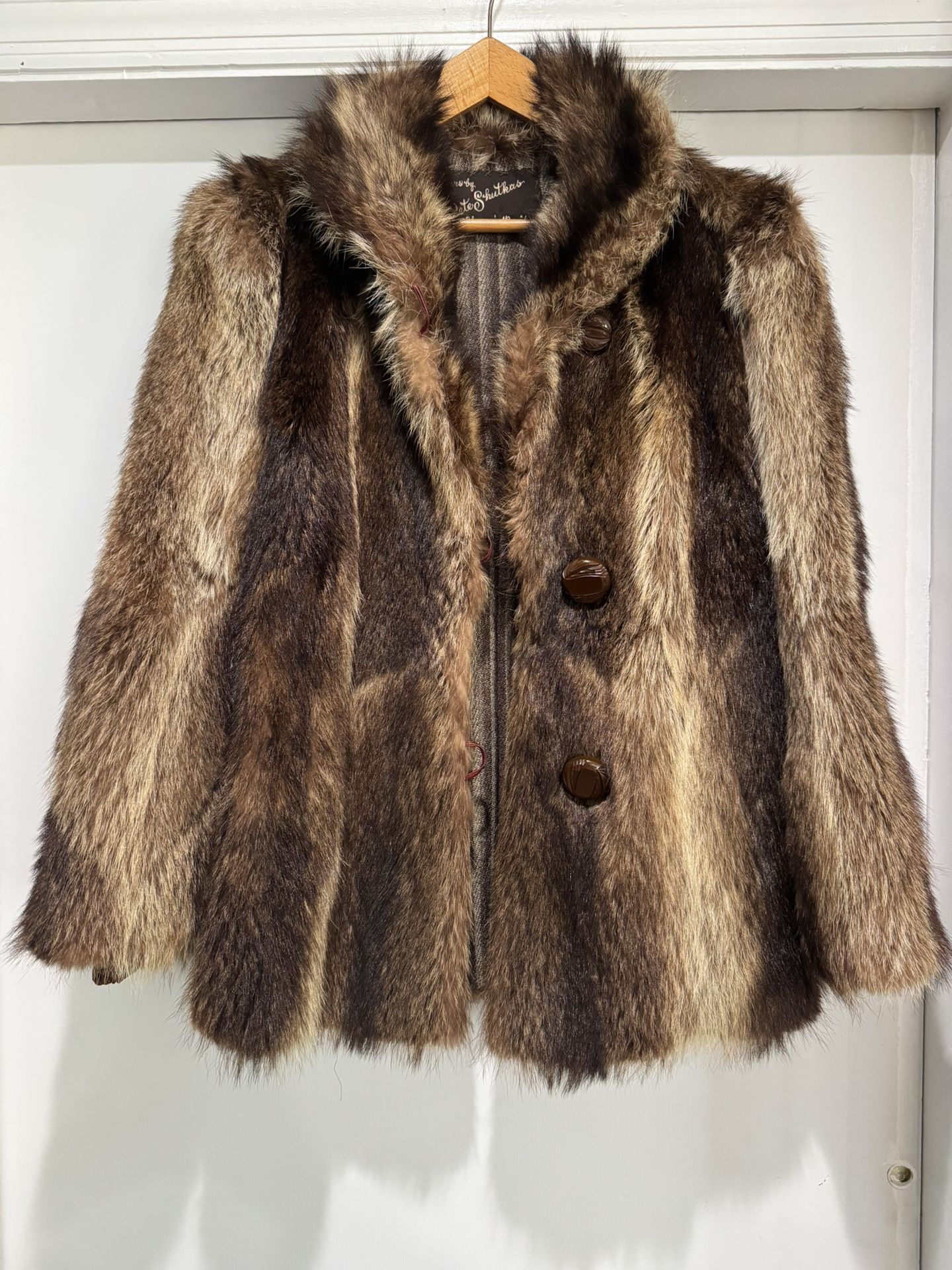 Gorgeous Vintage real fur raccoon jacket coat hip length soft fur excellent